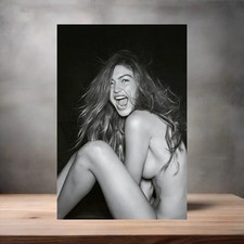 New supermodel Gigi Hadid posters picture