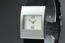[N Mint] GUCCI 4900L Quartz Women Watch White Dial 22mm Case 6.3in Wrist Stock picture