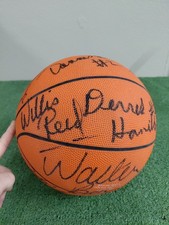 Vintage 1988-89 NJ Nets Autographed Basketball Willis Reed Buck Williams HOF picture
