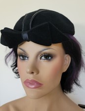 Vintage Velour 1930s  Black French Pillbox Hat.  Size Medium picture