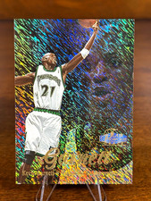 1997-98 Flair Showcase #4 - Kevin Garnett Flair Showcase Row 1 NM-MT picture