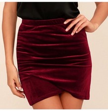 Lulus Burgundy Velvet Bodycon Mini Skirt Size S Excellent Condition picture