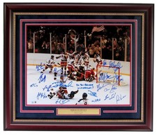 1980 Miracle on Ice Team Signed(18 Signatures) 16x20 Photo Framed Beckett 213529 picture