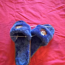 Women's Blue Faux Fur NY Islanders  Slippers Slip-On Open Toe Size 7 Flat Heel picture