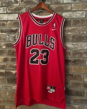 AUTHENTIC NIKE CHICAGO BULLS JERSEY M. JORDAN #23 RED SIZE LARGE FOR MEN picture