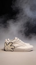 Size 9 1/2 Disney x Vans Old Skool Mickey White picture