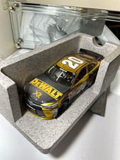 Matt Kenseth#20 DeWALT 2015 Camry Liquid Color 1 of 72   1/24 picture