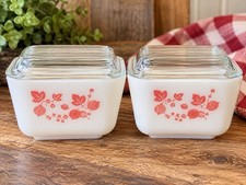 Vintage Pyrex Pink Gooseberry 501 Refrigerator Dishes w/ Glass Lids Set of 2 picture