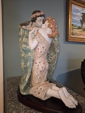 LLADRO Porcelain  Figurine 'The Kiss' by Gustav Klimt No. 63 picture