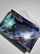 Vintage 1995 Monogram Star Trek Voyager U.S.S Voyager Model Kit Sealed ●  READ picture