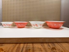 Pyrex Vintage Gooseberry Cinderella Pink White Nesting Mixing Bowl 4 Piece Set picture