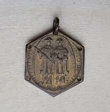 1940s Angel Martyrs Holding Banner And Crown Gilt Brass Small Religious Medal picture