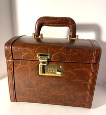 Vintage Dillard’s Brown Crocodile Alligator Embellished Leather Train Case Cosme picture