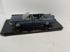 Road Signature Presidential Series 1961 Lincoln X-100 Kennedy Car 1:24 Diecast picture