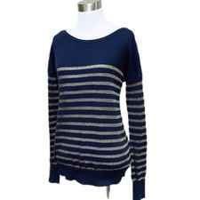 GAP sweater picture