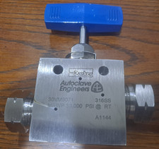 Parker Autoclave Engineers 30VM9071 Needle Valve 316SS MAWP 30,000 PSI @ RT picture