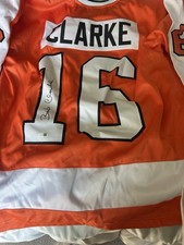 Bobby Clarke Signed Flyers Jersey picture