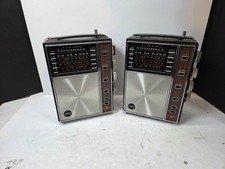 Lot of 2 Vintage Realtone 2540 multiband Transistor portable radios Working picture