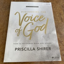 Discerning the Voice of God - - Paperback, by Shirer Priscilla - Very Good h picture