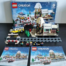 LEGO Icons 10259 Winter Village Station 902 Pcs -丨With Instruction丨No box  picture