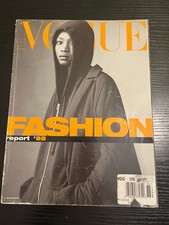 1998 Vogue Italia N.572 Aprile 1998 Tones Of Ecru VG Condition. Rare picture