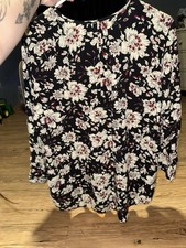 Women’s Large Floral V-Neck  3/4 Sleeve Rayon picture