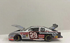 2002 Action Kevin Harvick #29 GM Goodwrench 1:24 Diecast  picture