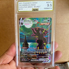 The Pokémon Company Umbreon VMAX 215/203 Secret Rare Holo SWSH07 Evolving Skies picture