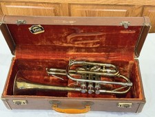 Vintage Getzen Deluxe Bb Trumpet with Case and Mouth Piece picture