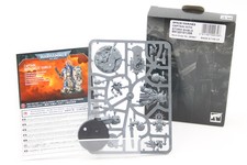 Warhammer 40K Space Marines Captain with Relic Shield picture