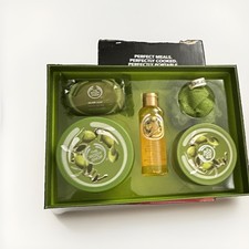 The Body Shop Olive Bath Set: Shower Gel, Soap, Body Butter & Bath Lily picture