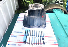 Ford ZF6-650 6-750 6 Speed Manual Transmission 4x4 Rear Tailshaft Housing W/Bolt picture