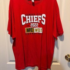 Gildan Women's Red T-shirt picture