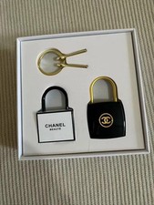 CHANELPadLock Set: A Rare Keychain for Exclusive VIP Giveaway picture