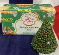 VTG ENESCO NORTH POLE VILLAGE SANDRA ZIMNICKI SMALL CHRISTMAS TREES 618411 *READ picture