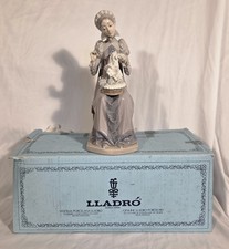 Lladro 5126 Sewing A Trousseau Mint Condition W/ Original Box Retired picture