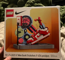 LEGO Icons Nike Dunk Trickshot 43021 Set 454 pcs Brick Separator Included picture