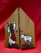 El Salvadoran handcrafted wooden tri-fold nativity scene picture
