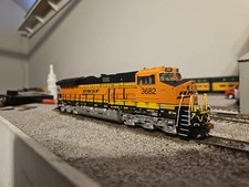 Scaletrains BNSF ET44C4 LOKSOUND 5 BNSF 3682 picture
