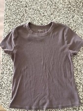 Women’s old navy tshir picture