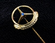 Mercedes-Benz 1,000,000 km 333 GOLD / Sapphire Stick pin w/ Box. Very rare NOS picture