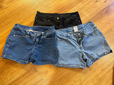 Faded Glory Woman Size 6 Shorts Lot of 3 Blue Denim & Black Solid Cotton picture