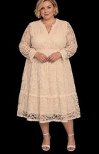 TORRID Size 3 (3X 22-24) Creamy White Lace Lined Dress picture