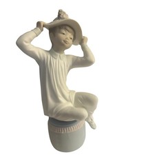 Retired Lladro Girl With Bonnet Hat On Stool Figurine #1147 Vintage 8.5” Tall picture
