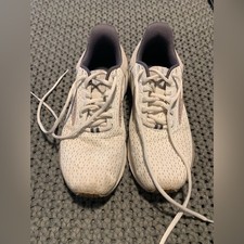 Brooks sneakers picture