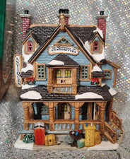 Lemax Coventry Cove Christmas Village Colleens Curiosities Antiques W Box 2002 picture