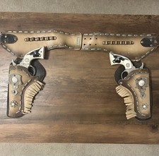 Hubley Vintage Rare Toy Cap Gun with Leather Holster Rare Find picture