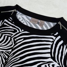 Easywear by Chico's Zebra Print Top Tunic Zipper Detail Long Sleeve Mob Wife picture