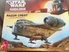 AMT Star Wars The Mandalorian Razor Crest Plastic Model Kit w/ Stand AMT1273M picture
