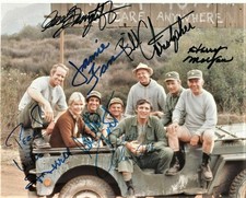 UNIQUE MASH TV Show Cast photo pictur 8x10 PRINTED SIGNATURE / AUTOGRAPH REPRINT picture
